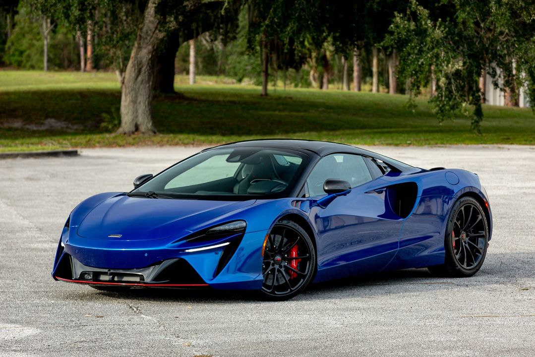 2025 McLaren Artura Spider