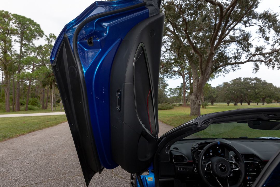 2025 McLaren Artura Spider