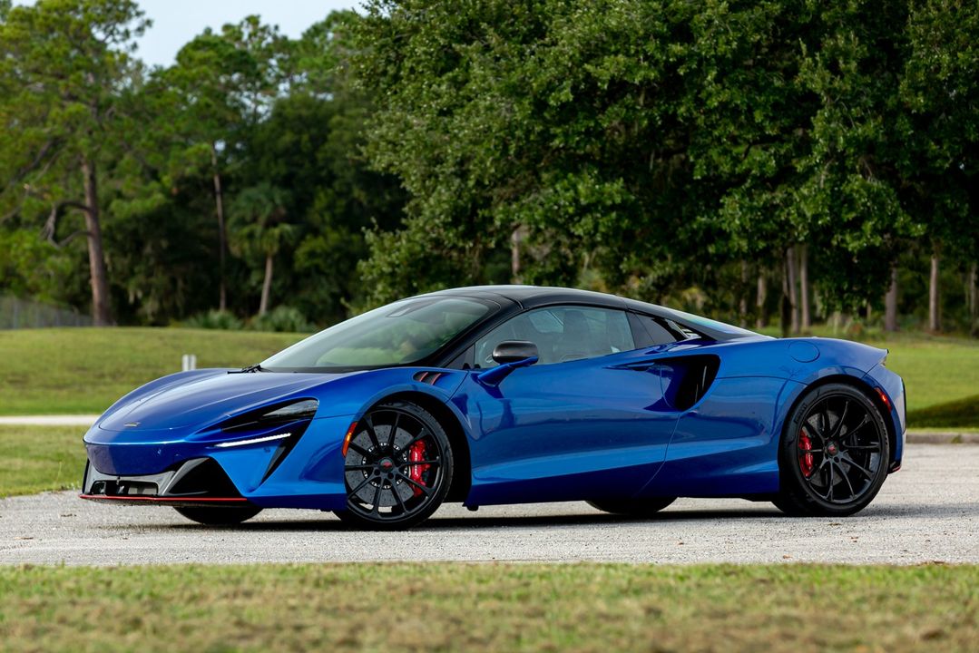 2025 McLaren Artura Spider