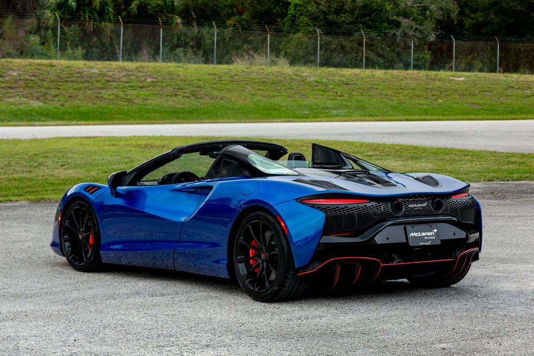 2025 McLaren Artura Spider