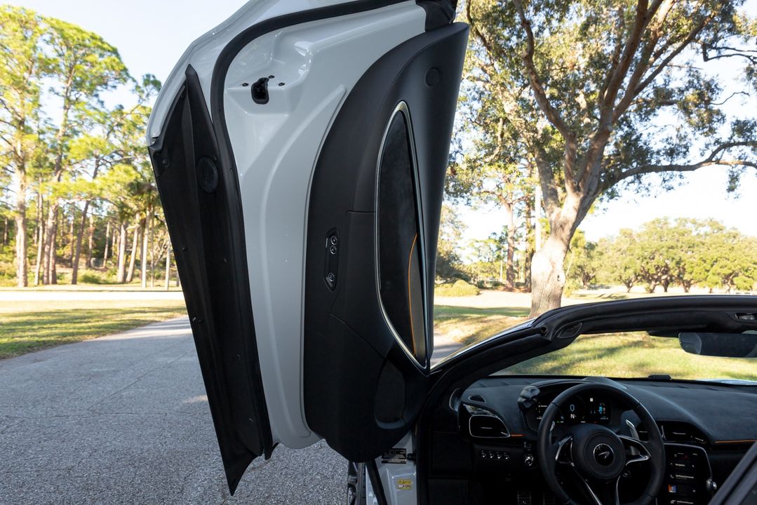 2025 McLaren Artura Spider