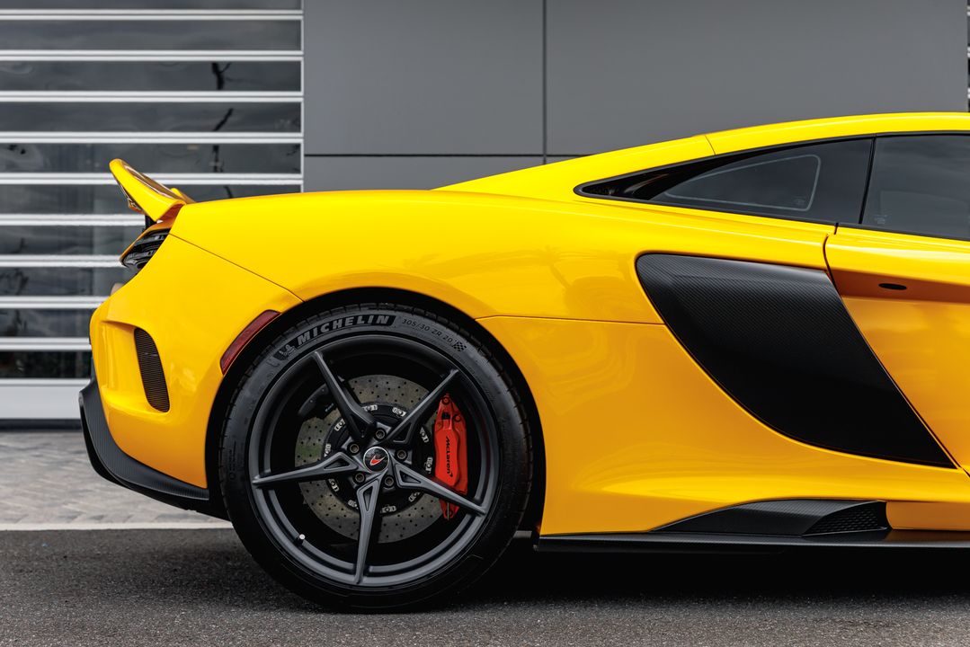 2016 McLaren 675LT
