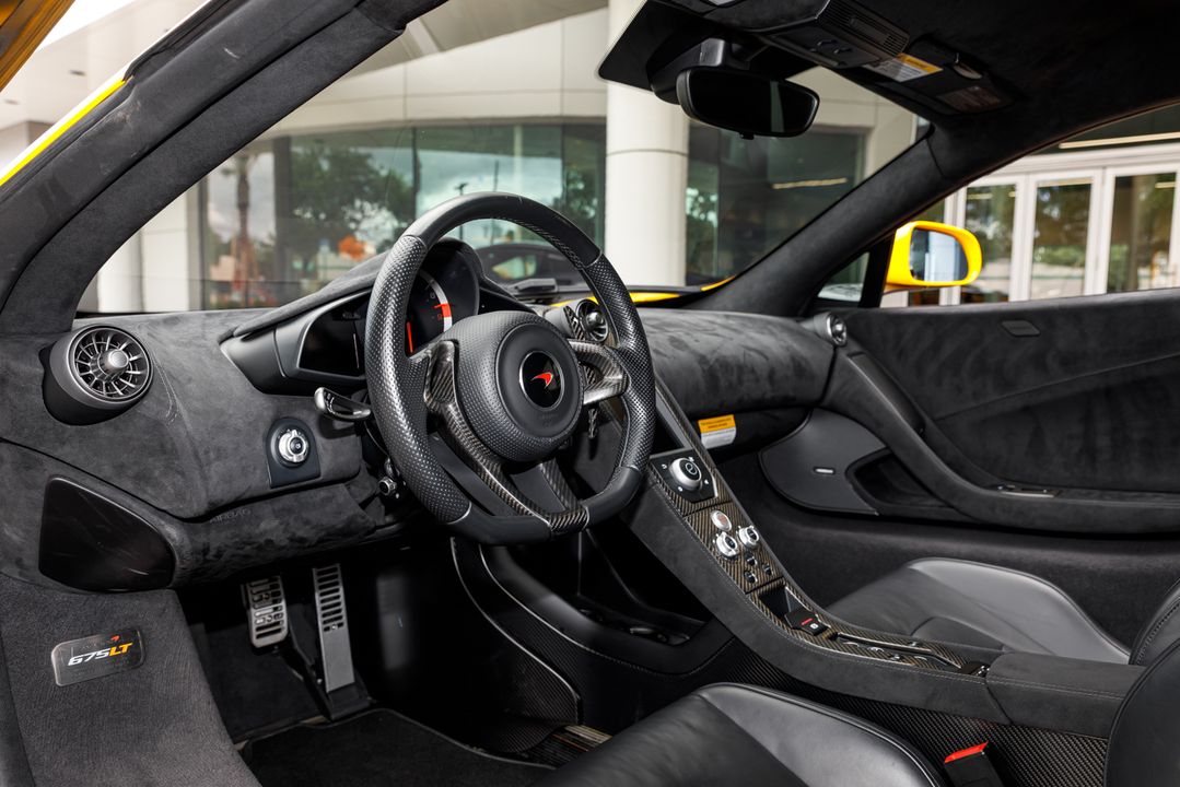 2016 McLaren 675LT