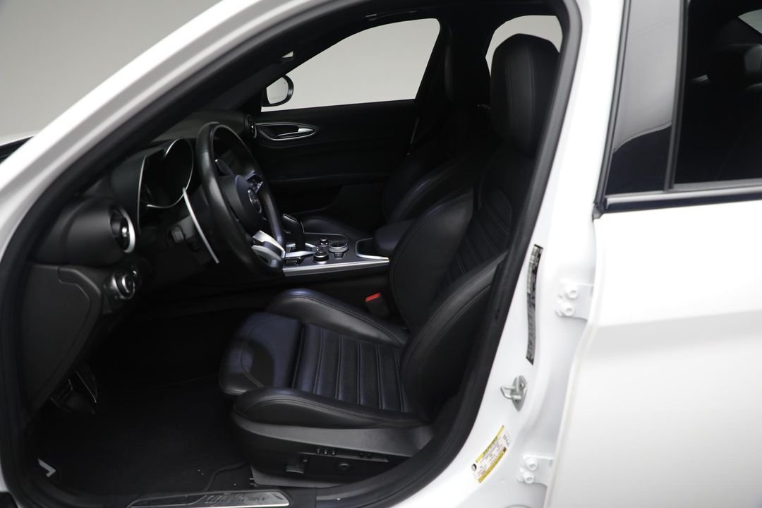 2022 Alfa Romeo Giulia