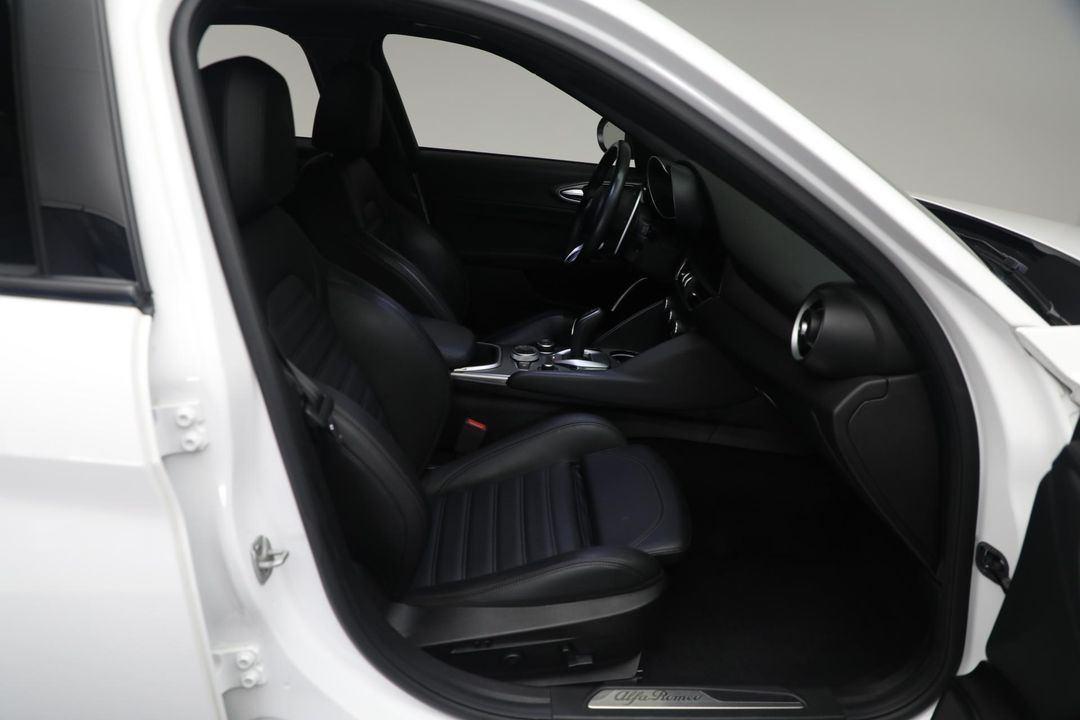 2022 Alfa Romeo Giulia