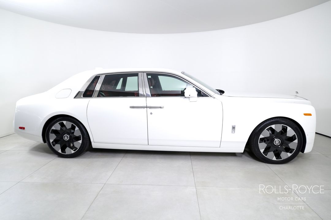 2025 Rolls-Royce Phantom