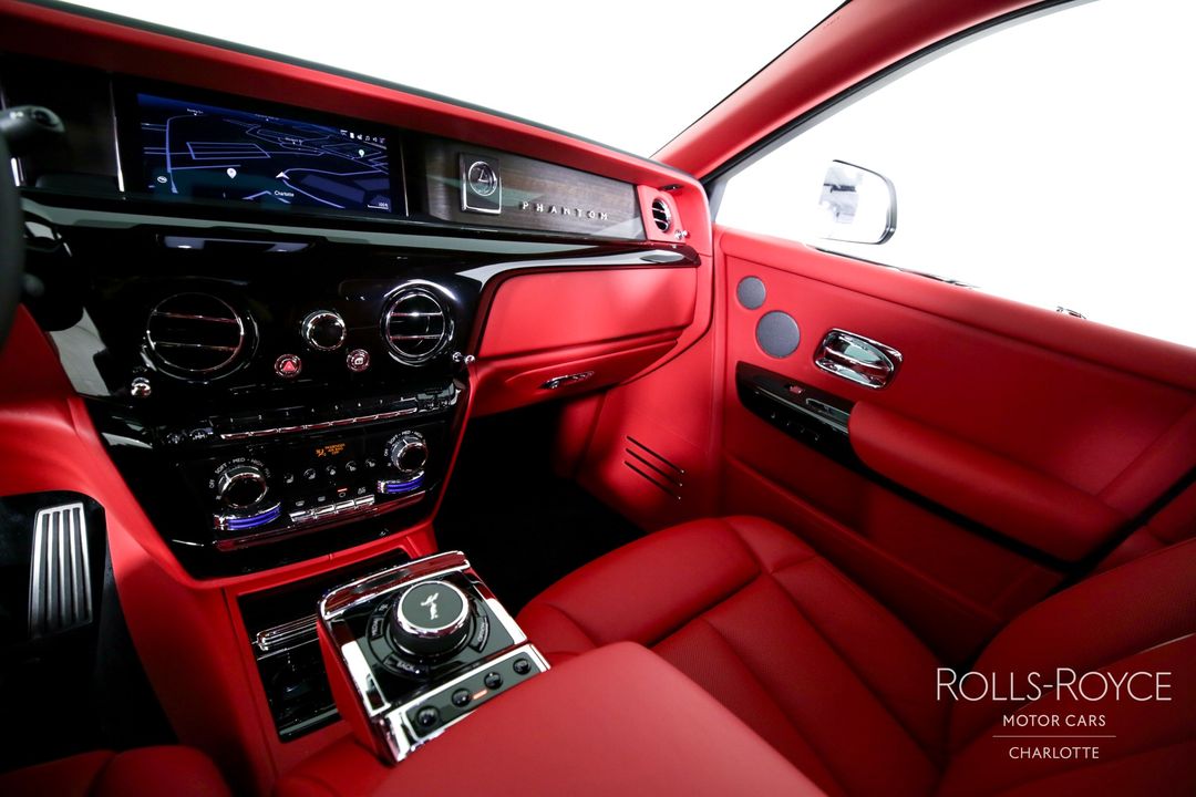 2025 Rolls-Royce Phantom