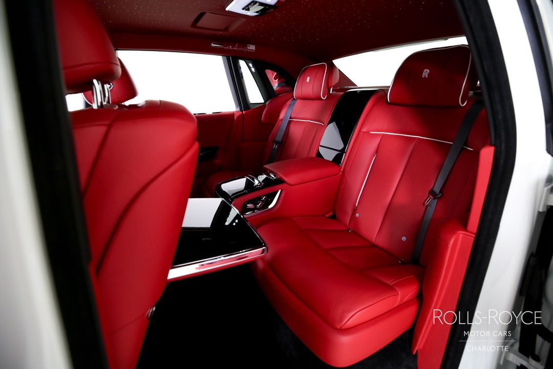 2025 Rolls-Royce Phantom