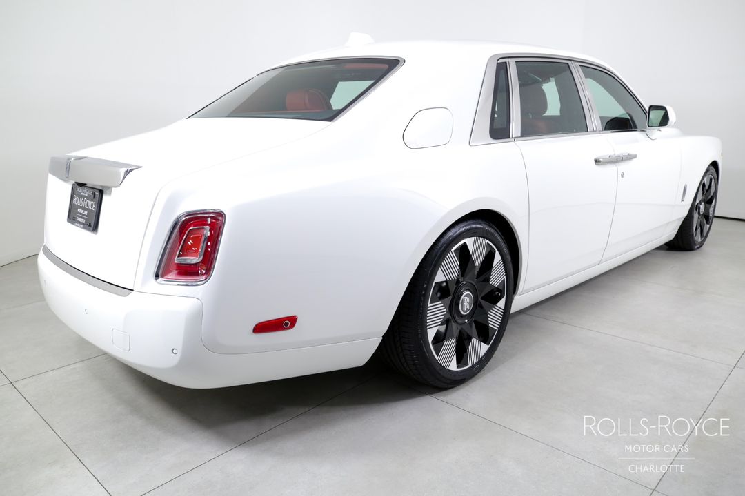2025 Rolls-Royce Phantom