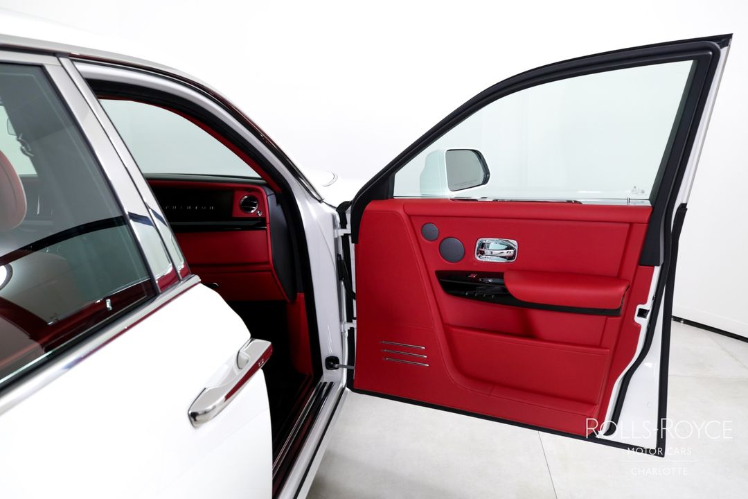 2025 Rolls-Royce Phantom