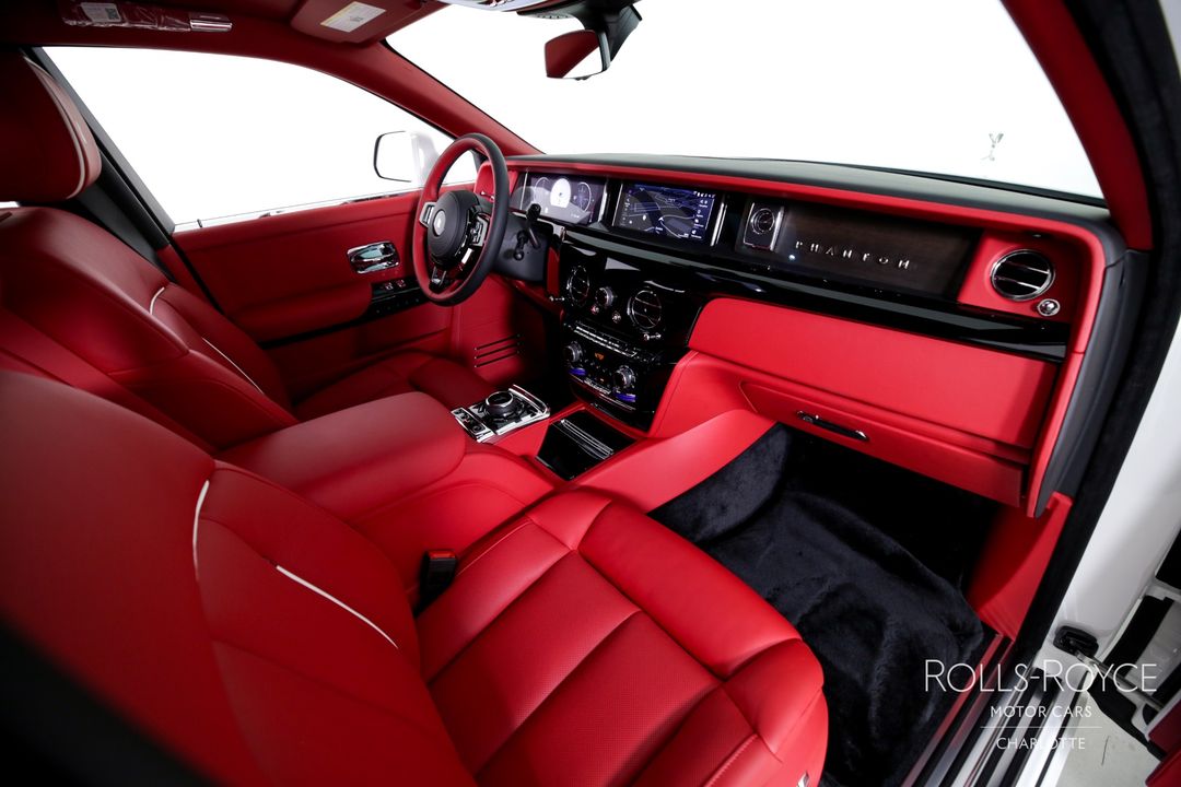 2025 Rolls-Royce Phantom