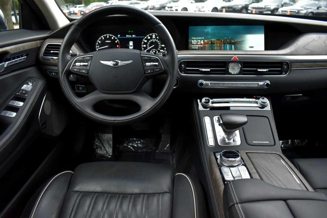 2022 Genesis G90