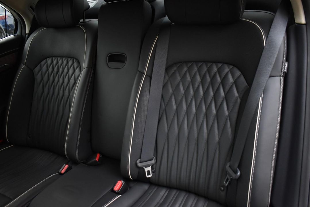 2022 Genesis G90