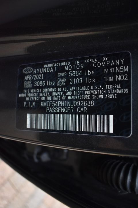 2022 Genesis G90