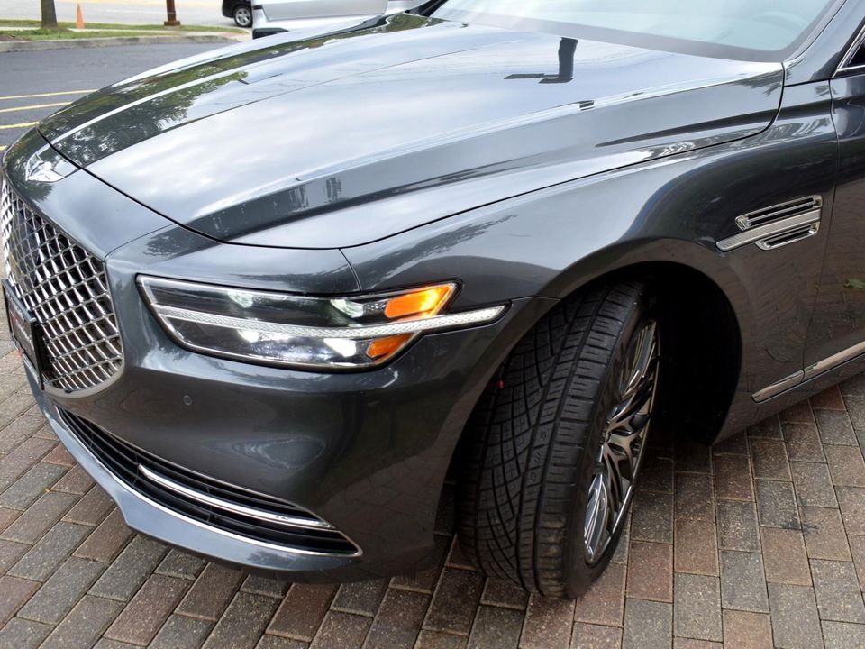 2022 Genesis G90