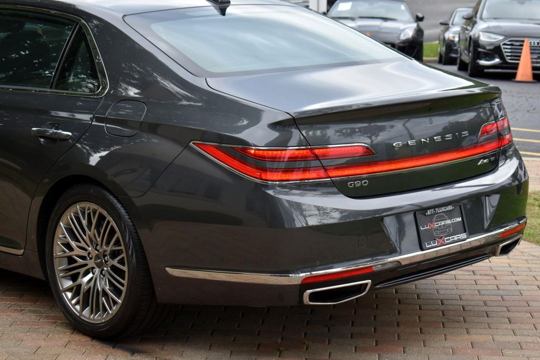 2022 Genesis G90