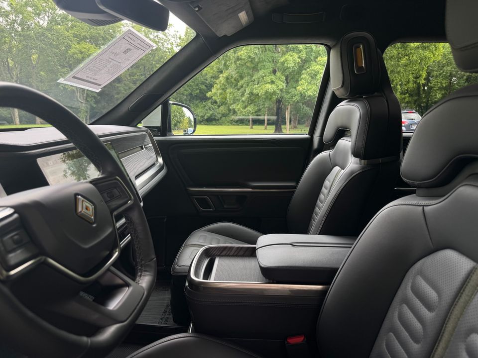 2023 Rivian R1S