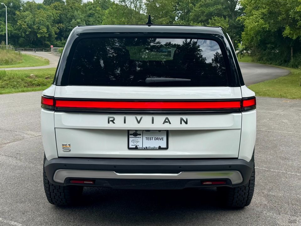 2023 Rivian R1S