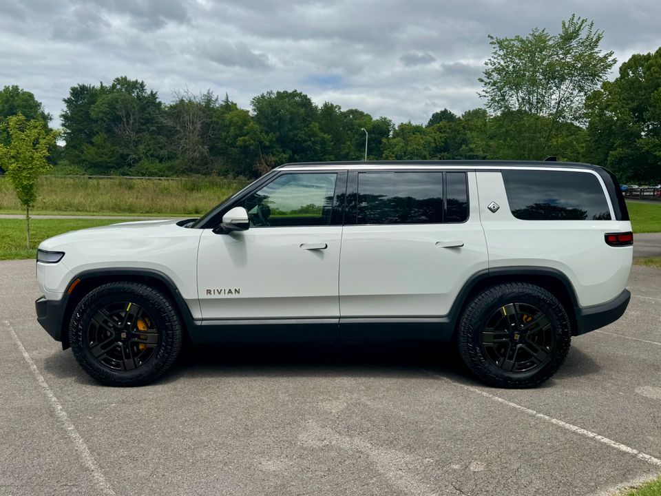 2023 Rivian R1S
