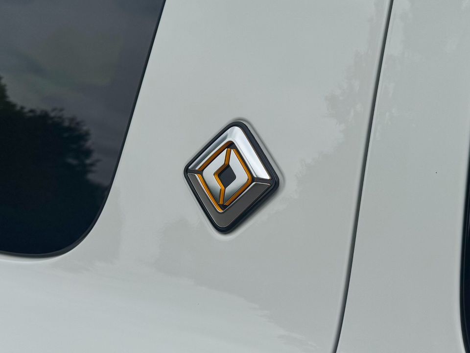 2023 Rivian R1S
