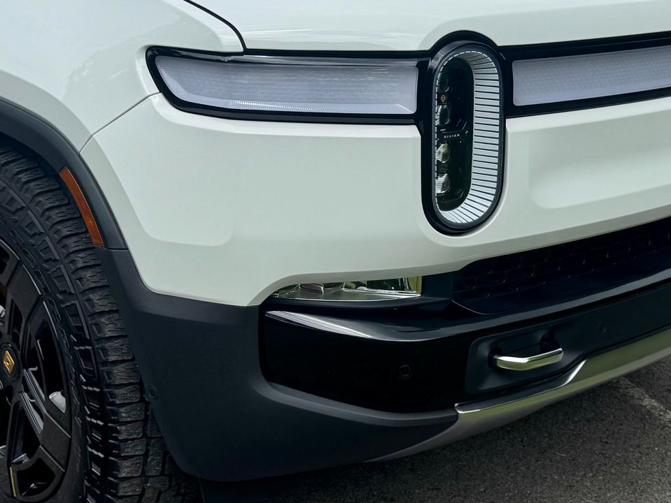 2023 Rivian R1S