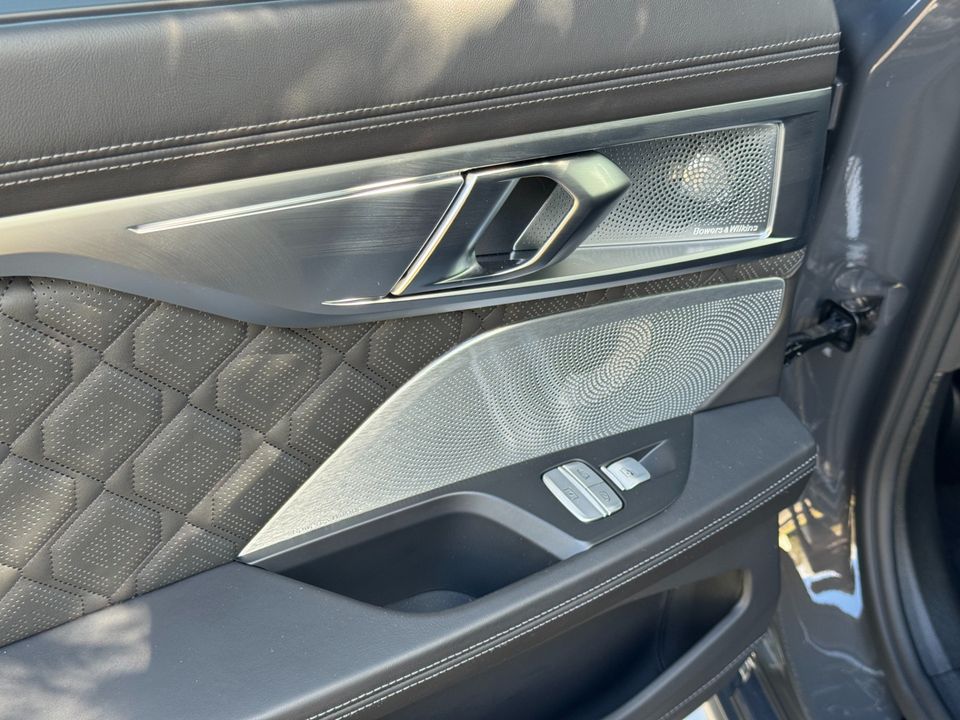 2022 BMW M8 Competition