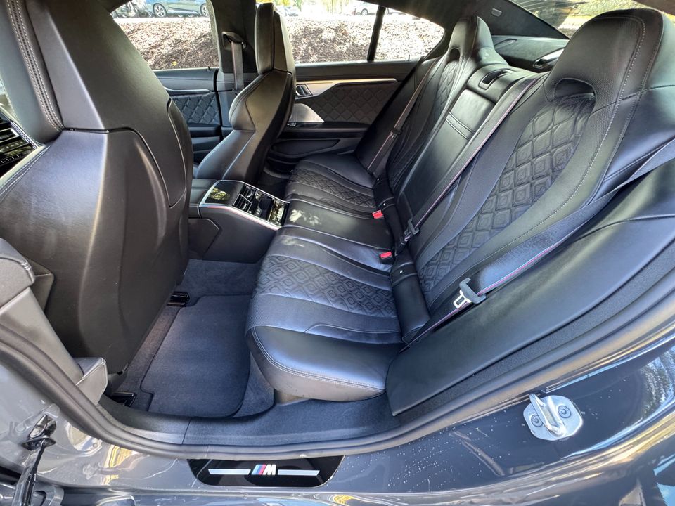 2022 BMW M8 Competition