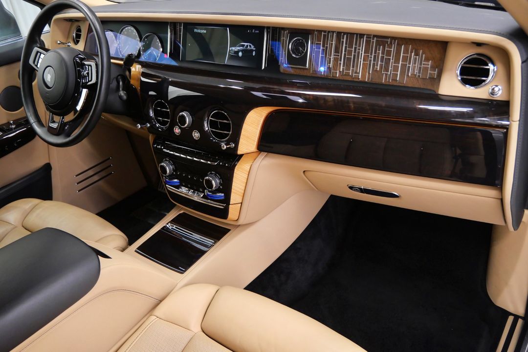 2020 Rolls-Royce Phantom