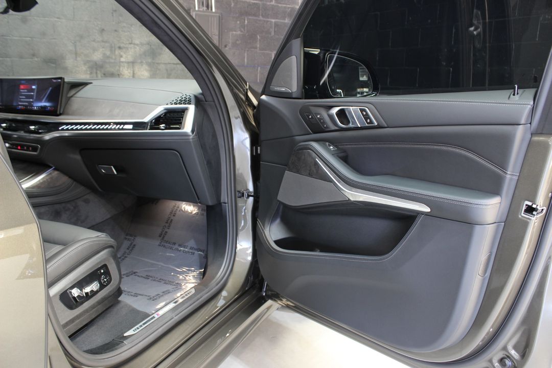 2026 BMW X7