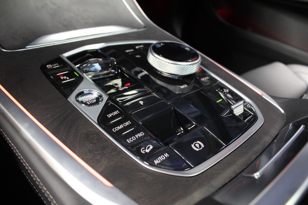 2026 BMW X7