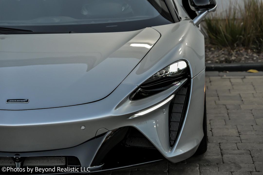 2023 McLaren Artura