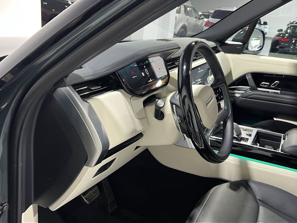 2023 Land Rover Range Rover P400 SE 4DR SUV AWD