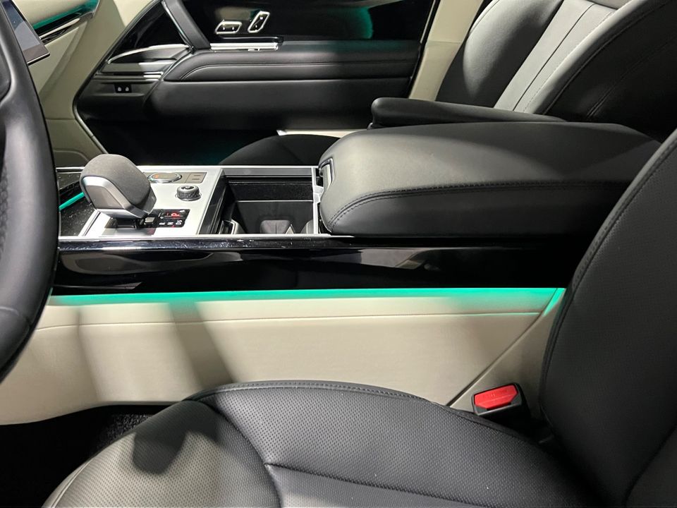 2023 Land Rover Range Rover P400 SE 4DR SUV AWD