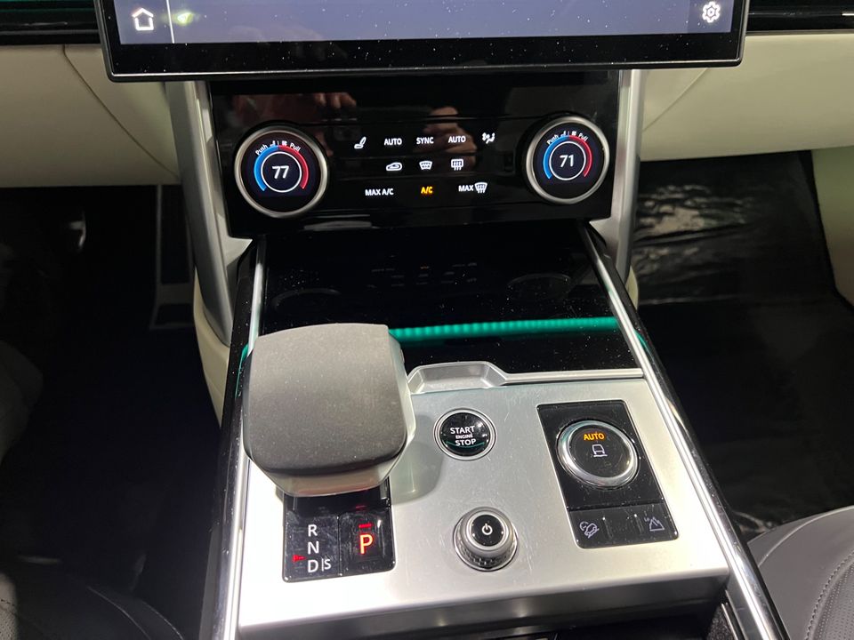 2023 Land Rover Range Rover P400 SE 4DR SUV AWD