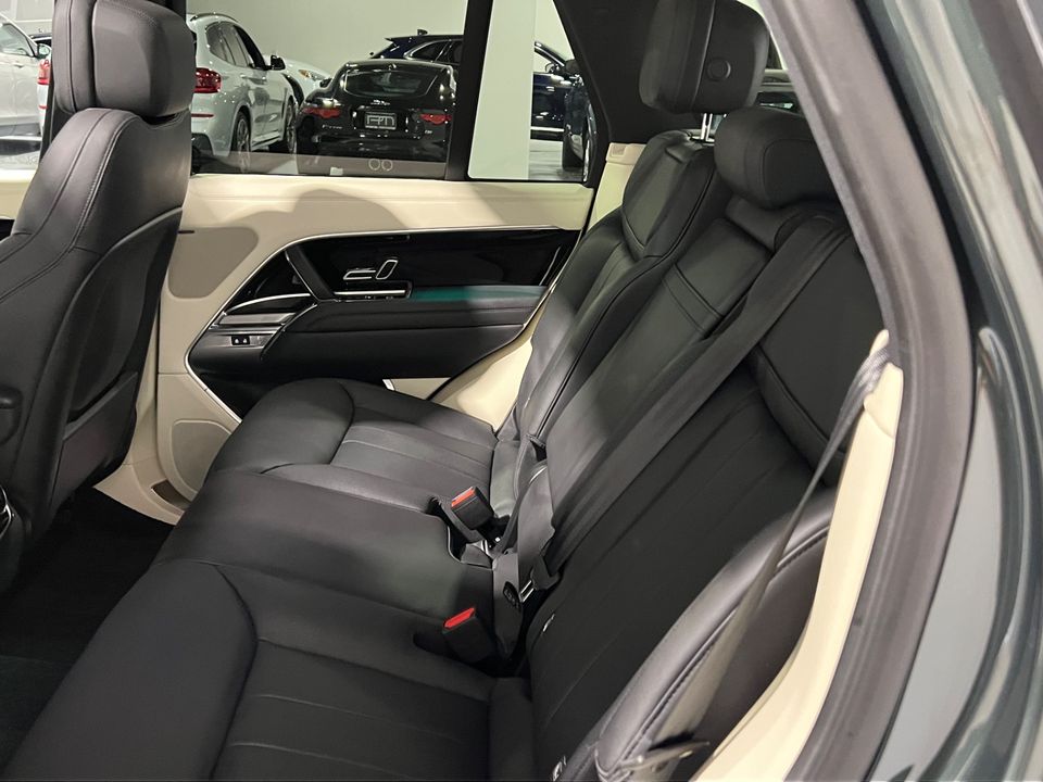 2023 Land Rover Range Rover P400 SE 4DR SUV AWD