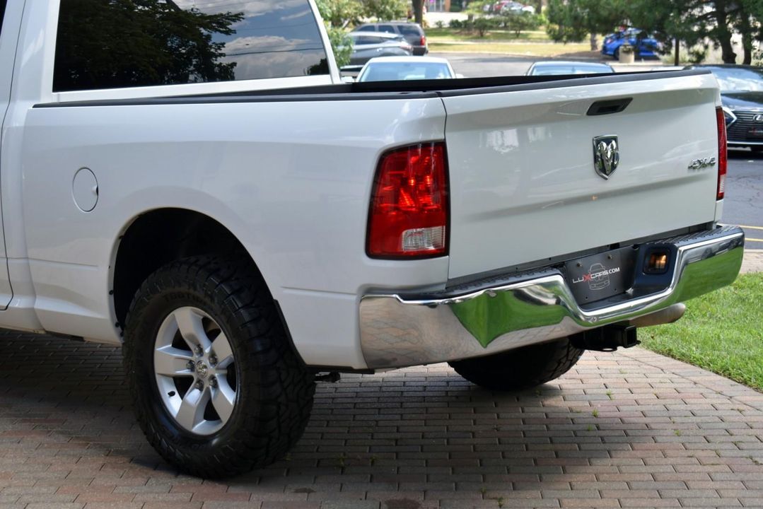 2015 Ram 1500 4WD QUAD CAB W/ 3.0 L V6 Turbo Diesel + EQUIPMENT PKG+UCONNECT