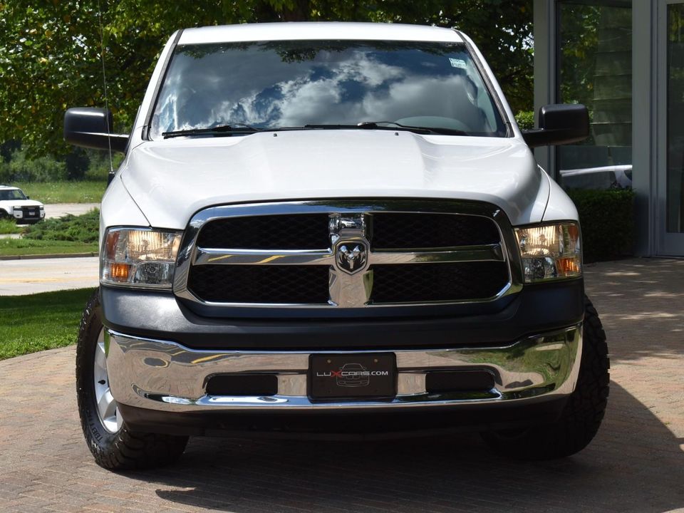 2015 Ram 1500 4WD QUAD CAB W/ 3.0 L V6 Turbo Diesel + EQUIPMENT PKG+UCONNECT