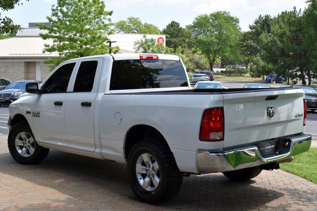 2015 Ram 1500 4WD QUAD CAB W/ 3.0 L V6 Turbo Diesel + EQUIPMENT PKG+UCONNECT