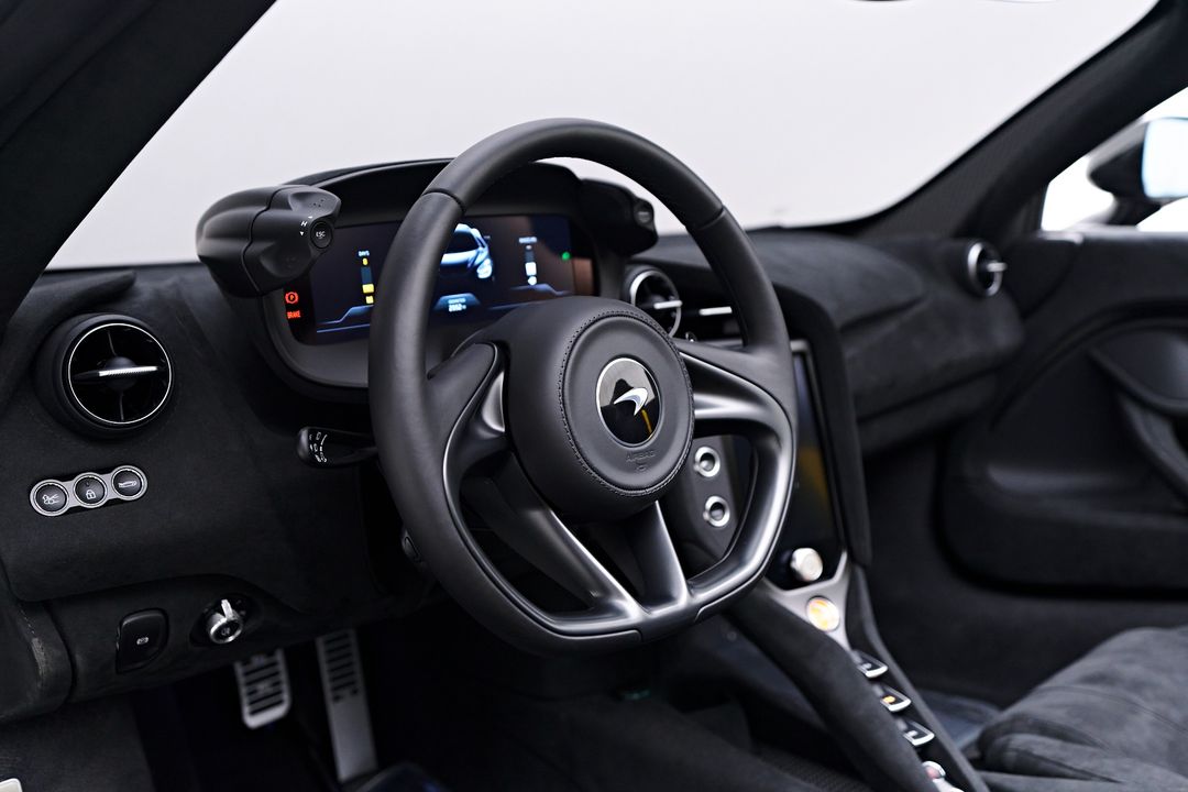 2025 McLaren 750S