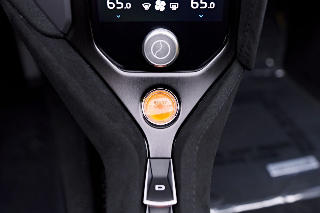2025 McLaren 750S