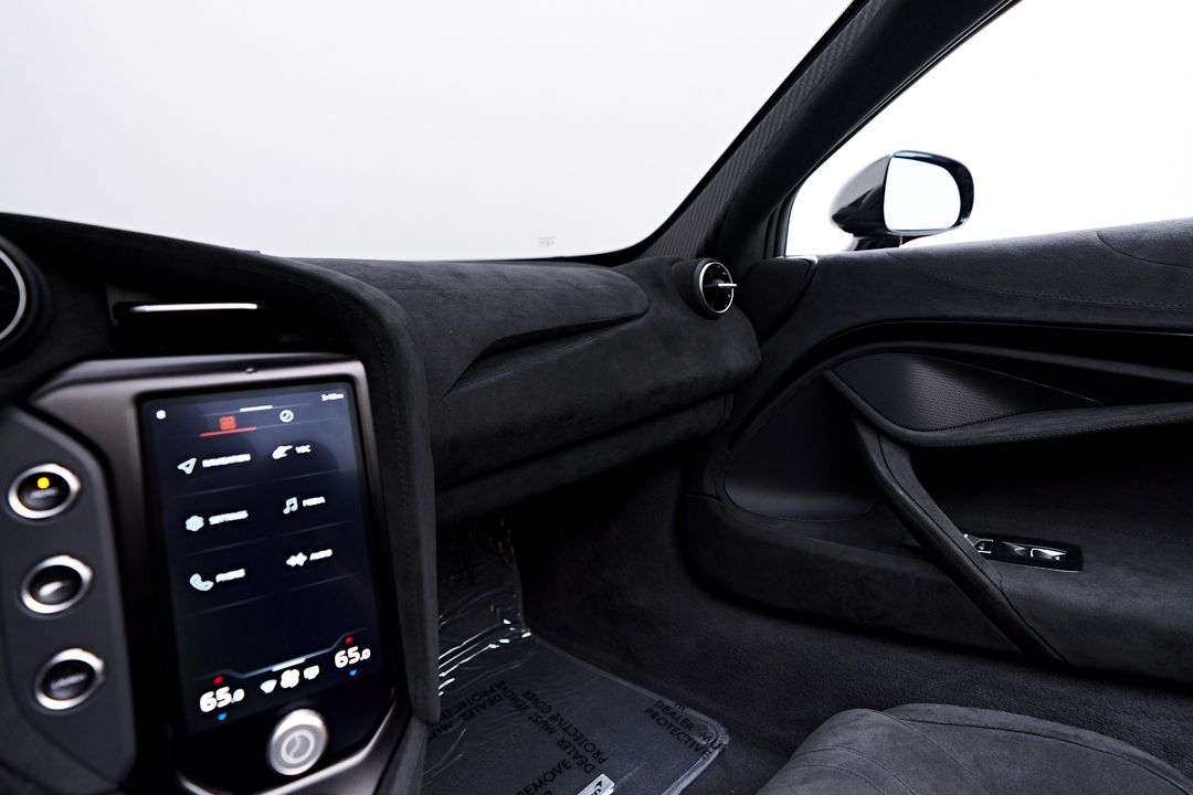 2025 McLaren 750S