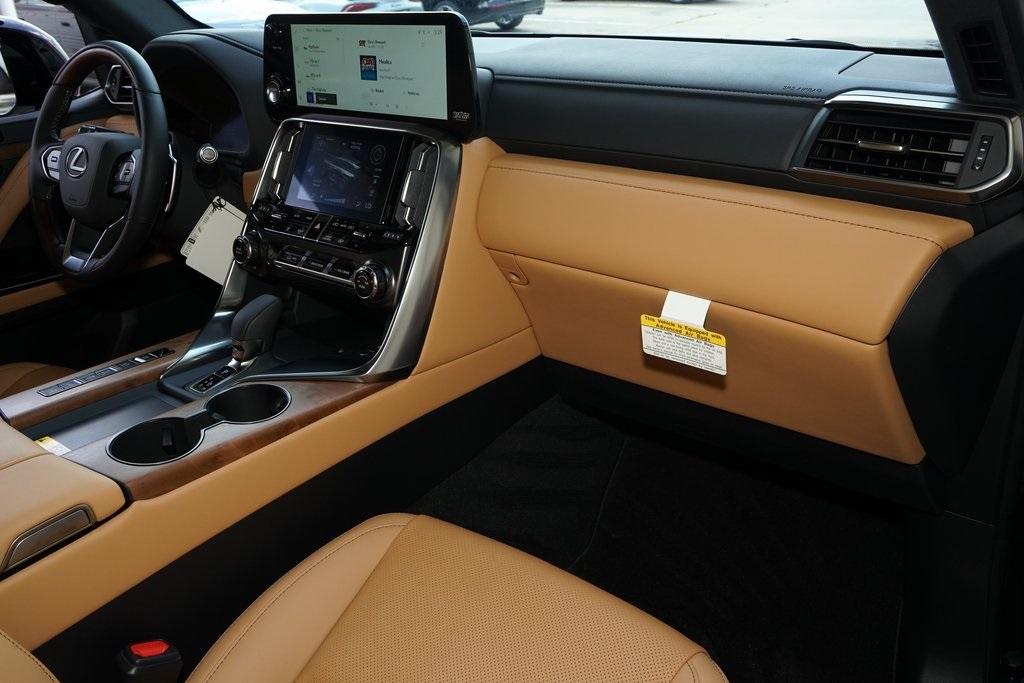 2025 Lexus LX 700H