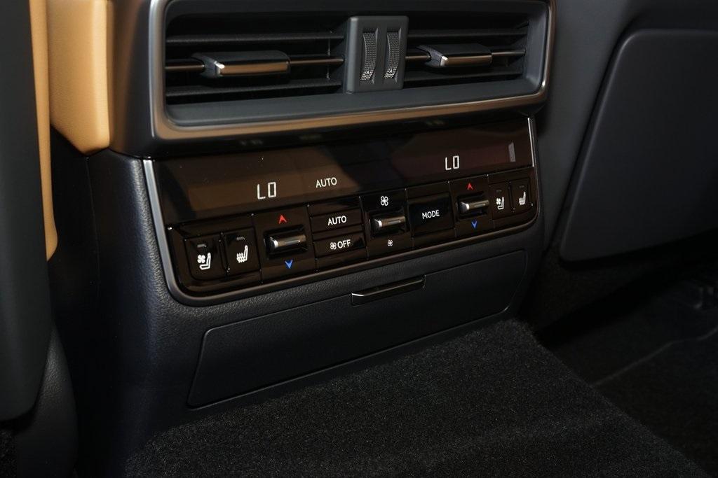2025 Lexus LX 700H