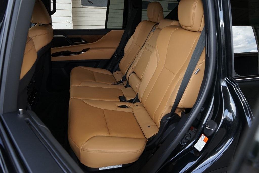 2025 Lexus LX 700H