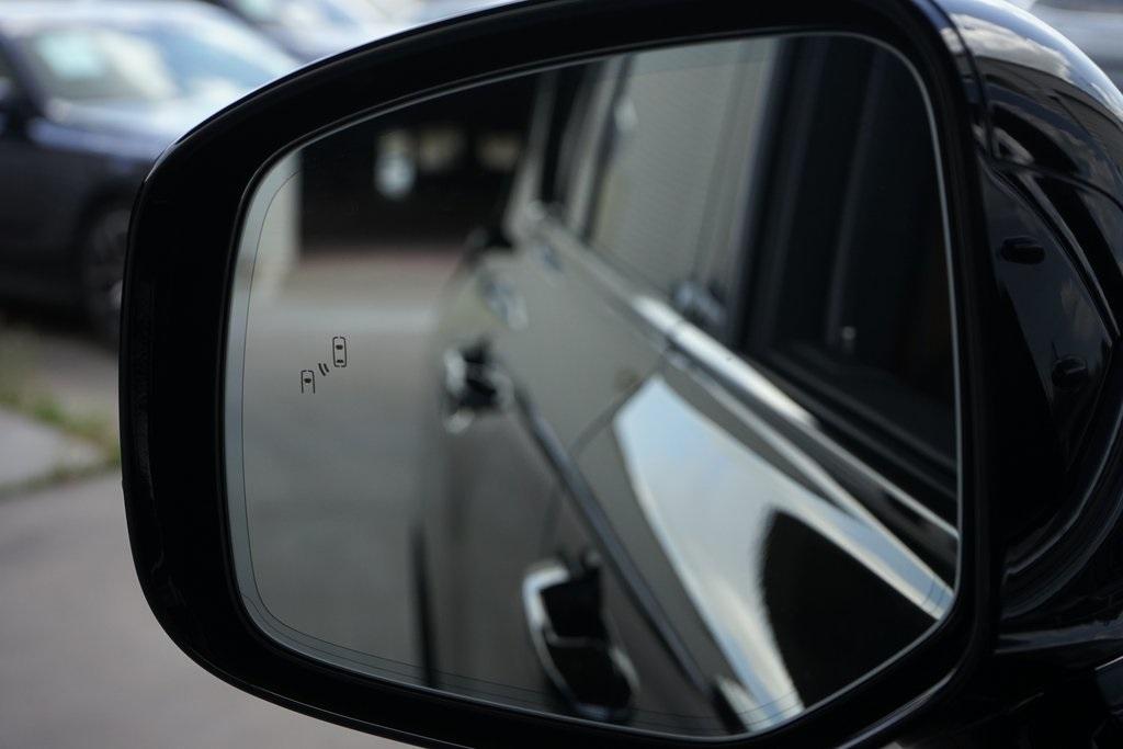 2025 Lexus LX 700H