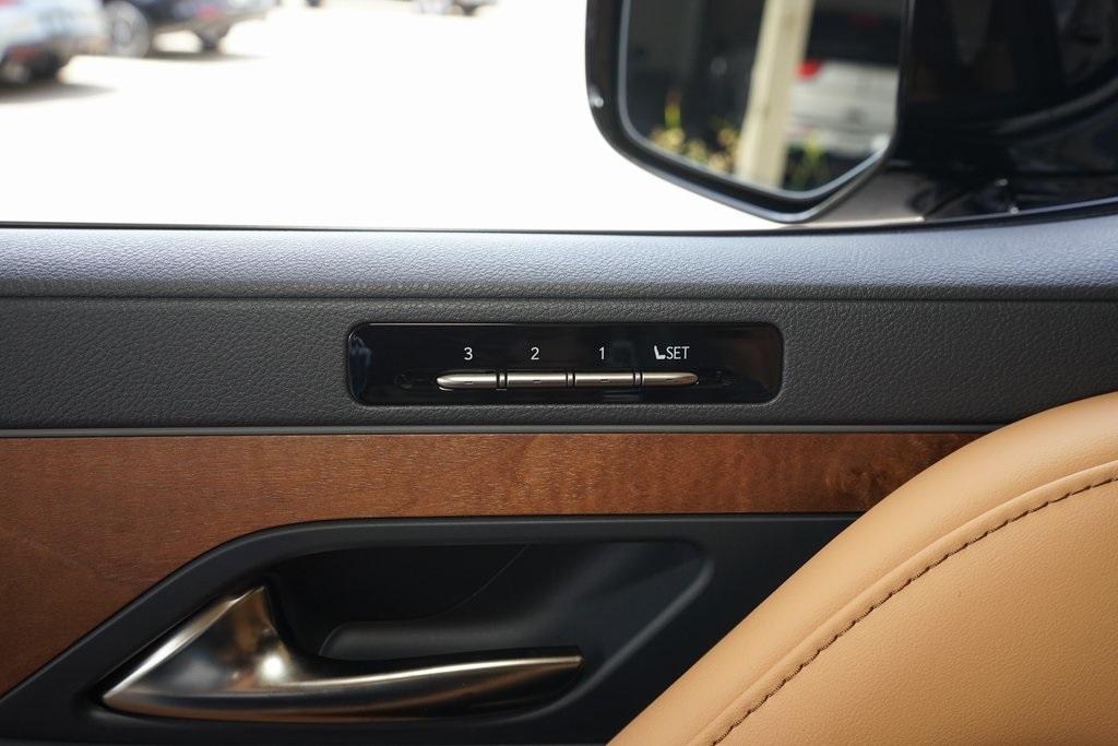 2025 Lexus LX 700H