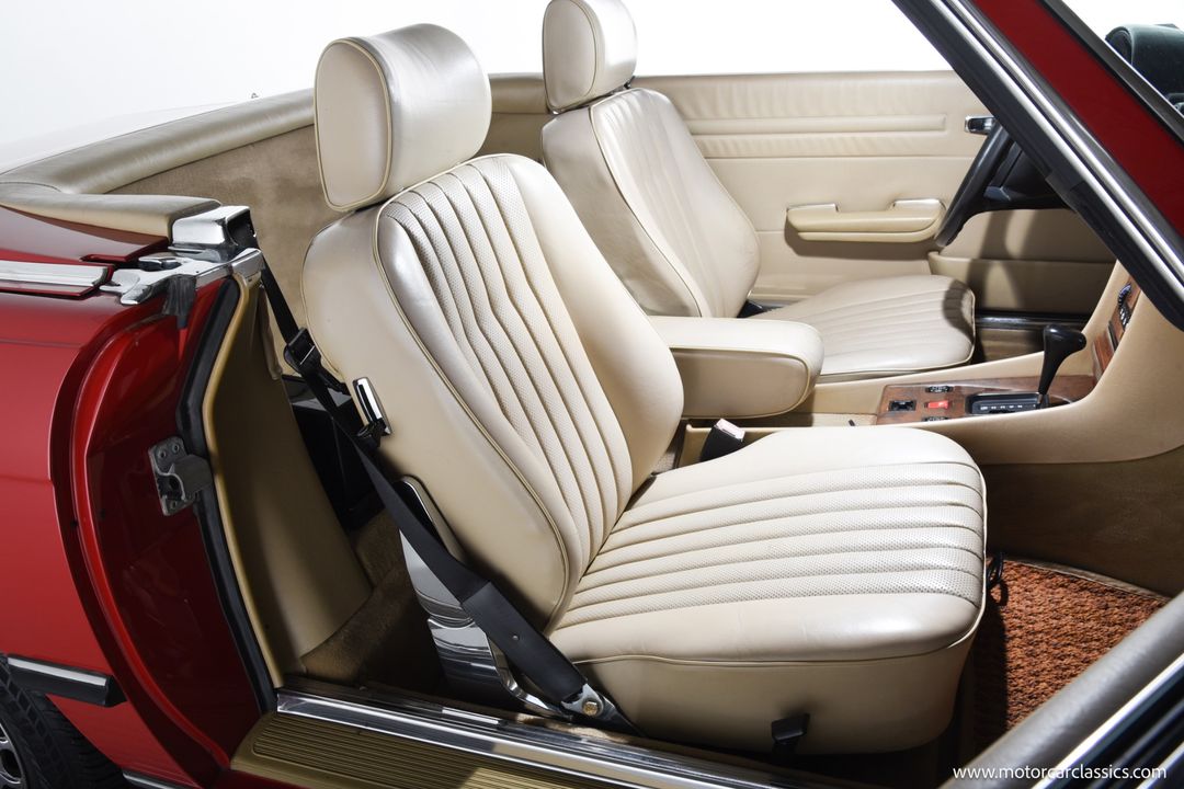 1989 Mercedes-Benz 560-Class