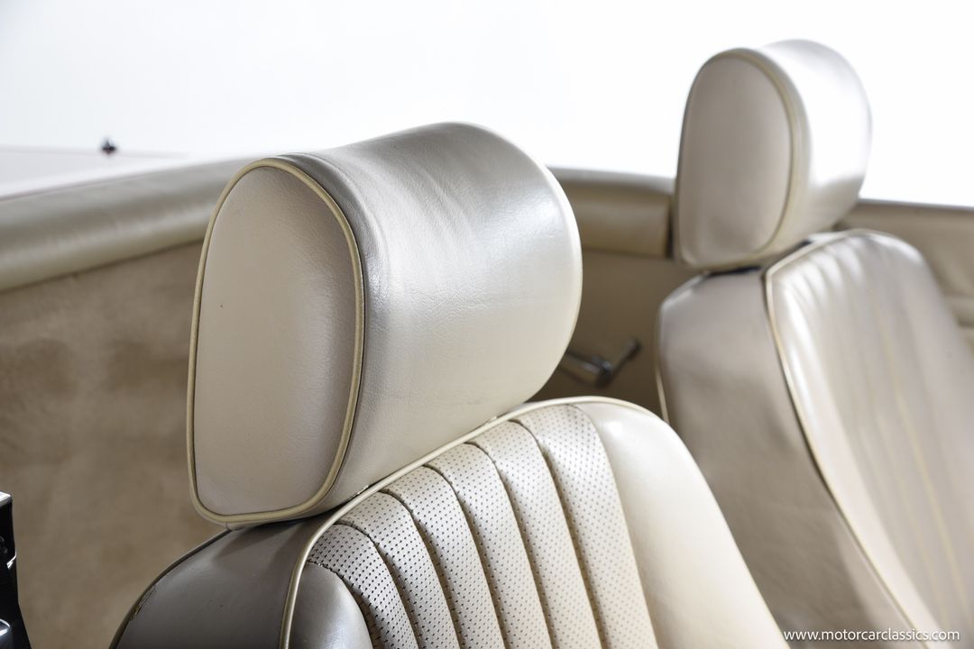 1989 Mercedes-Benz 560-Class