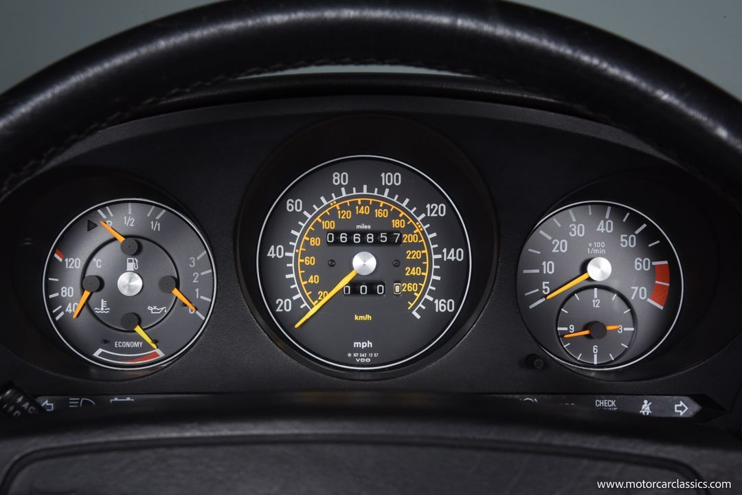 1989 Mercedes-Benz 560-Class