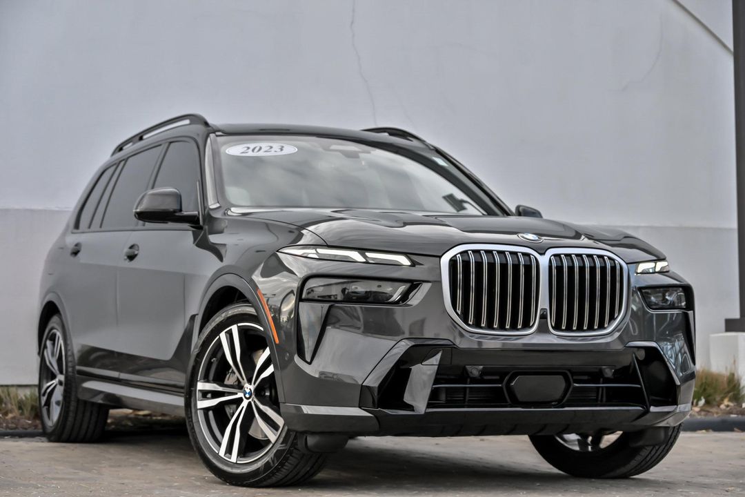 2023 BMW X7
